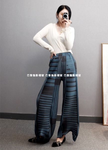 dresses miyake stripe print pleated casual straight lenghth pants, White 
dresses miyake stripe print pleated casual straight lenghth pants, White