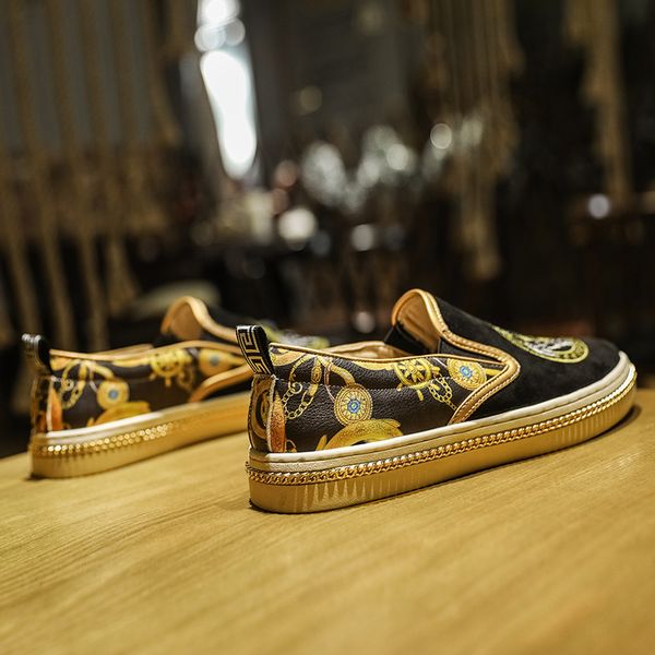 black embroidery slip on loafers men retro style men casual shoes low flats luxury men designer shoes large size 46
black embroidery slip on loafers men retro style men casual shoes low flats luxury men designer shoes large size 46