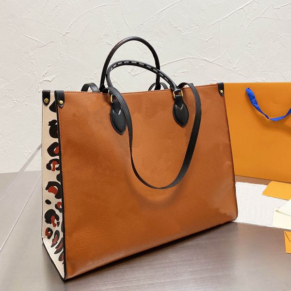 2021 fashion ladies handbag shopping bag large capacity cross body pack luxury brand classic pattern design
2021 fashion ladies handbag shopping bag large capacity cross body pack luxury brand classic pattern design