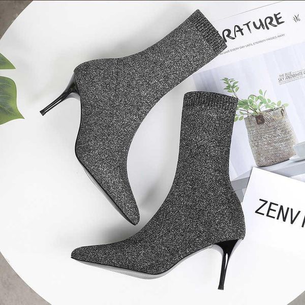 boots autumn and socks, knitted boots, thin short heels, single shoes,, Black 
boots autumn and socks, knitted boots, thin short heels, single shoes,, Black