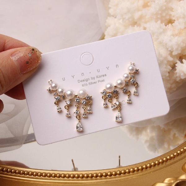 korea fashion jewelry exquisite copper inlaid zircon irregular tassel earrings elegant pearl everyday all-match stud, Golden;silver
korea fashion jewelry exquisite copper inlaid zircon irregular tassel earrings elegant pearl everyday all-match stud, Golden;silver