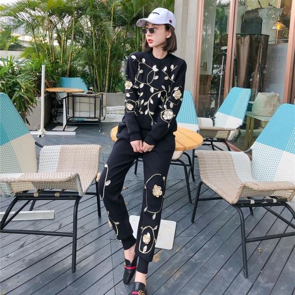 women's tracksuits 2021 spring fashion gold leaf rose flower embroidery knitting +pants suits female luxury two-piece sets, Gray
women's tracksuits 2021 spring fashion gold leaf rose flower embroidery knitting +pants suits female luxury two-piece sets, Gray