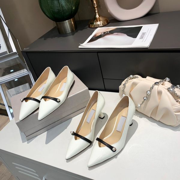 2022 brand with luxury pearl sequins shallow shoes flat 5cm available in a variety of colors.french elegance luxury0, Black
2022 brand with luxury pearl sequins shallow shoes flat 5cm available in a variety of colors.french elegance luxury0, Black