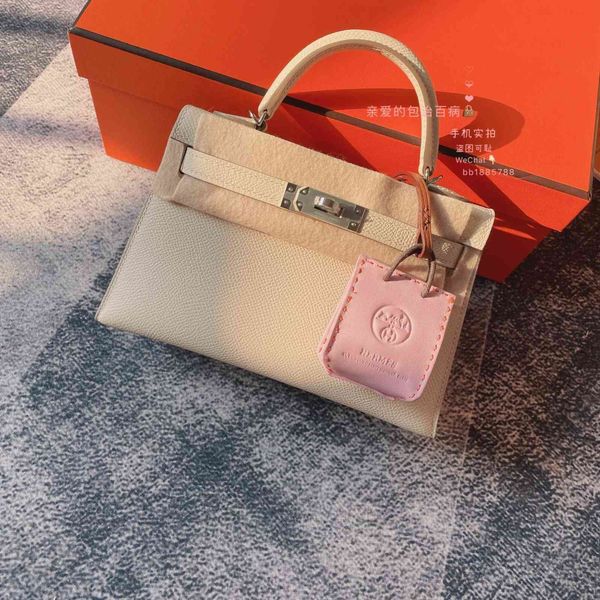designer handbags new herme bags 19cm milkshake white mini kellys 2nd generation epsom palmprint leather full hand sewing wax thread order b
designer handbags new herme bags 19cm milkshake white mini kellys 2nd generation epsom palmprint leather full hand sewing wax thread order b