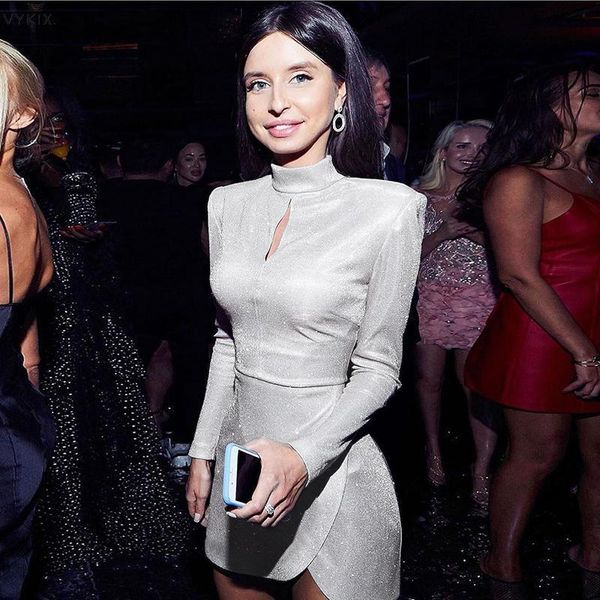 casual dresses bling glitter shoulder pad hollow out women long sleeve mini dress bodycon party clubwear elegant 2021 autumn winter, Black;gray
casual dresses bling glitter shoulder pad hollow out women long sleeve mini dress bodycon party clubwear elegant 2021 autumn winter, Black;gray