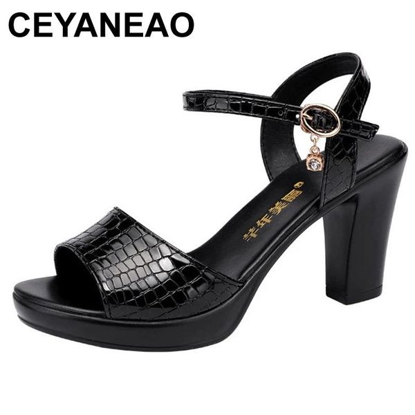 fashion2021women sandals big size red patent leather shoes block heels summer open toe for ladies officeshoe, Black
fashion2021women sandals big size red patent leather shoes block heels summer open toe for ladies officeshoe, Black