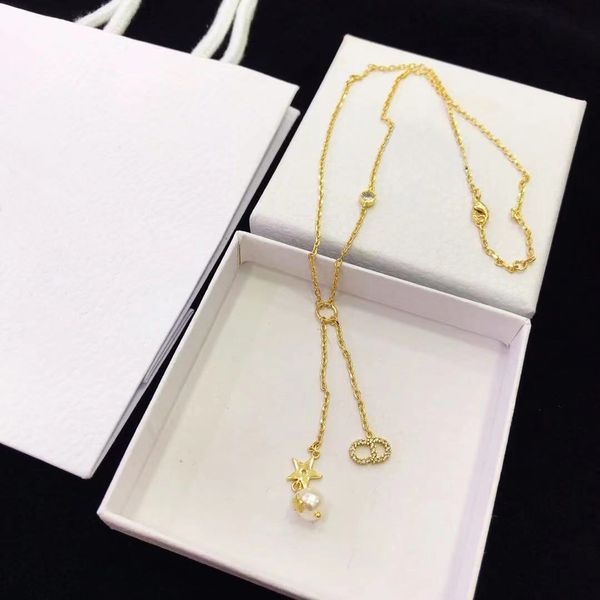 2021 luxury designer jewelry / classic letter full diamond pearl earrings women's net red with niche design necklace bracelet, Silver
2021 luxury designer jewelry / classic letter full diamond pearl earrings women's net red with niche design necklace bracelet, Silver