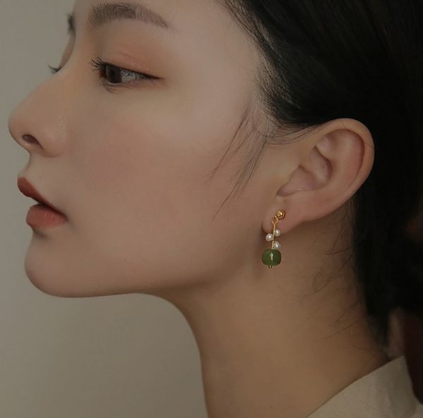 natural n jade earrings, feminine temperament, high sense, light luxury mosquito repellent incense, ear clip, female earrings, Golden
natural n jade earrings, feminine temperament, high sense, light luxury mosquito repellent incense, ear clip, female earrings, Golden