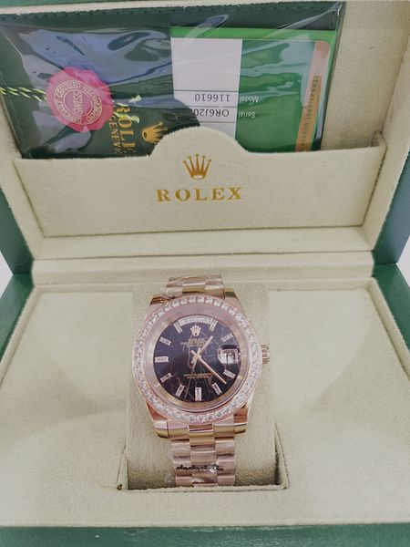 with original box luxury watches 41mm mens 18k yellow gold black dial bigger diamond automatic fashion brand men's watch wristwatch 299, Slivery;brown
with original box luxury watches 41mm mens 18k yellow gold black dial bigger diamond automatic fashion brand men's watch wristwatch 299, Slivery;brown