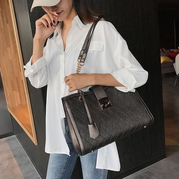 cosmetic bags & cases woman shoulder bag handbag fashion messenger large capacity shopping 2021 female trend luxury
cosmetic bags & cases woman shoulder bag handbag fashion messenger large capacity shopping 2021 female trend luxury