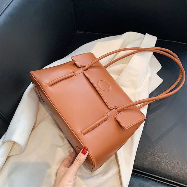 solid color simple luxury designer small tote handbag for women trends brand travel shopper shoulder bag black 211023
solid color simple luxury designer small tote handbag for women trends brand travel shopper shoulder bag black 211023