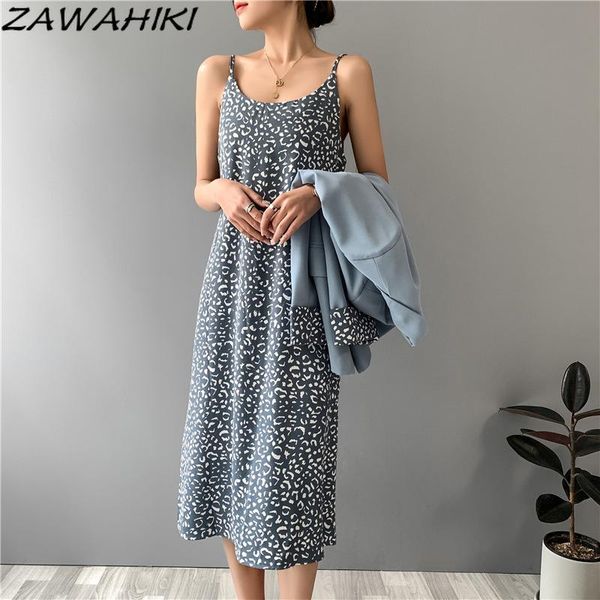 casual dresses zawahiki vintage elegant fashion women's dress summer 2021 spaghetti strap loose pullover print mid-calf chiffon vestido, Black;gray
casual dresses zawahiki vintage elegant fashion women's dress summer 2021 spaghetti strap loose pullover print mid-calf chiffon vestido, Black;gray