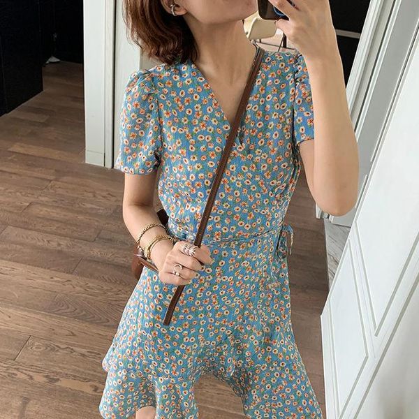 party dresses 2021 vintage korean prom floral bodycon tunics women's casual summer light dress blue mini short fashion wrap, White;black
party dresses 2021 vintage korean prom floral bodycon tunics women's casual summer light dress blue mini short fashion wrap, White;black