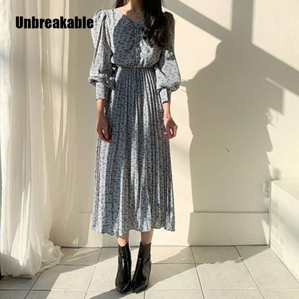 casual dresses unbreakable vintage lantern sleeve ruched women dress v-neck floral print pleated female a-line chiffon 2021, Black;gray
casual dresses unbreakable vintage lantern sleeve ruched women dress v-neck floral print pleated female a-line chiffon 2021, Black;gray