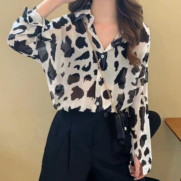 fashion button leopard print shirts turn-down collar long sleeve thin style breathable women blouses 3 x0521, White
fashion button leopard print shirts turn-down collar long sleeve thin style breathable women blouses 3 x0521, White
