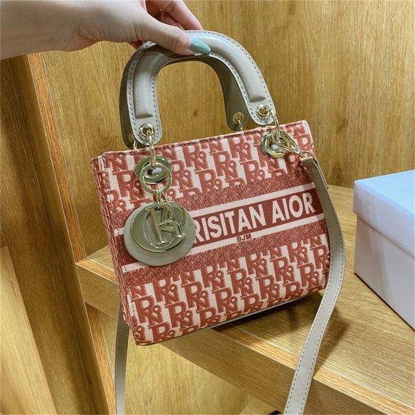 outlet sale 80% off advanced sense of foreign style portable bag women's new fashion princess
outlet sale 80% off advanced sense of foreign style portable bag women's new fashion princess