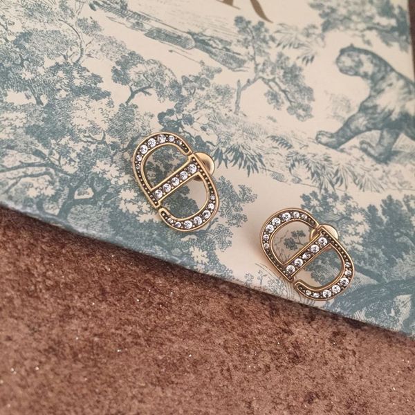 special offer 70% off family letter earrings made of brass with diamond letters simple 925 silver needle years new fashion, Golden;silver
special offer 70% off family letter earrings made of brass with diamond letters simple 925 silver needle years new fashion, Golden;silver