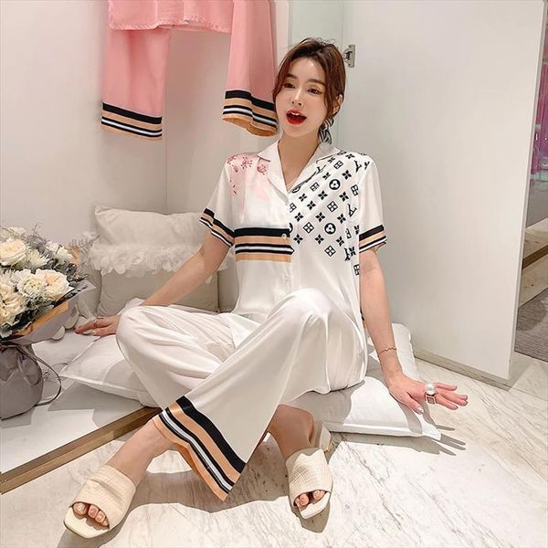 ice silk pajamas summer short women sleepwear sleeved trousers outside wearing a suit version of simulation home clothes, Black;red
ice silk pajamas summer short women sleepwear sleeved trousers outside wearing a suit version of simulation home clothes, Black;red