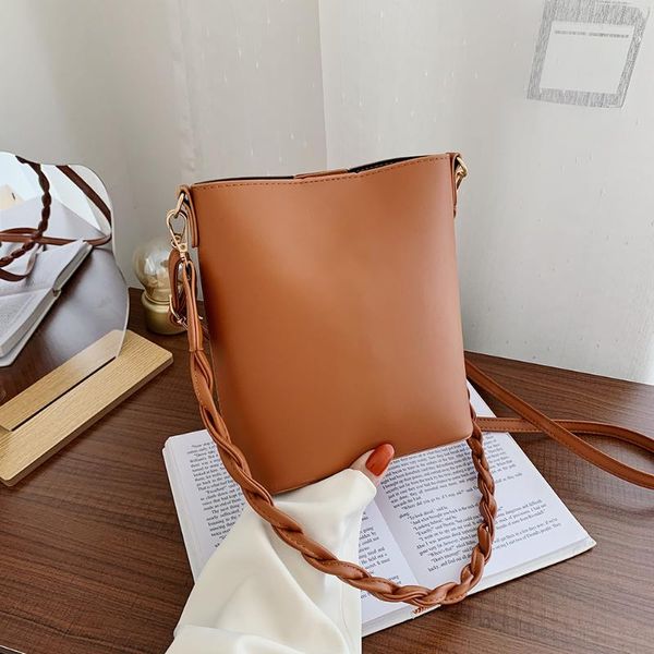 evening bags fashion pu leather bucket for wome 2021 simple women braided strap shoulder handbag pouch solid color messenger
evening bags fashion pu leather bucket for wome 2021 simple women braided strap shoulder handbag pouch solid color messenger