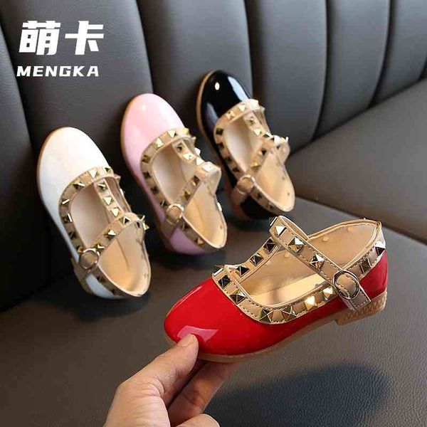 fashion rivet girls' single spring 2020 new soft soled shoes patent leather bright face children's princess
fashion rivet girls' single spring 2020 new soft soled shoes patent leather bright face children's princess