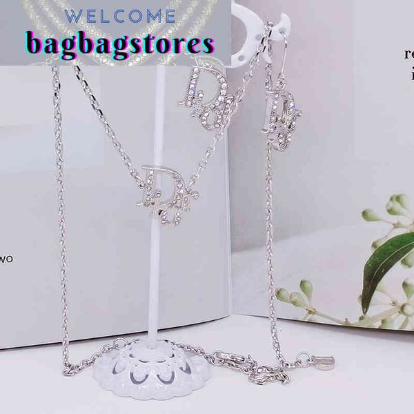 d family medieval letter diamond inlaid women's fashion necklace 2021 new high-quality jewelry, Silver
d family medieval letter diamond inlaid women's fashion necklace 2021 new high-quality jewelry, Silver