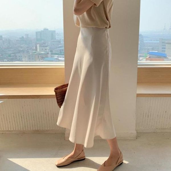 skirts 2021 elegant high-waisted satin skirt ladies casual silk self-cultivation summer and autumn temperament, Black
skirts 2021 elegant high-waisted satin skirt ladies casual silk self-cultivation summer and autumn temperament, Black