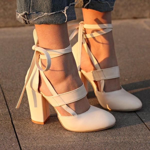 sandals 2021 spring and summer fashion ladies high-heeled shoes simple thick with round toe strap, Black
sandals 2021 spring and summer fashion ladies high-heeled shoes simple thick with round toe strap, Black