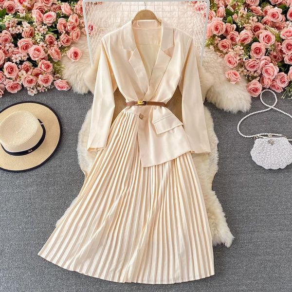 casual dresses autumn korean office lady high waist dress solid color elegant notched collar long sleeve patchwork pleated vestidos, Black;gray
casual dresses autumn korean office lady high waist dress solid color elegant notched collar long sleeve patchwork pleated vestidos, Black;gray
