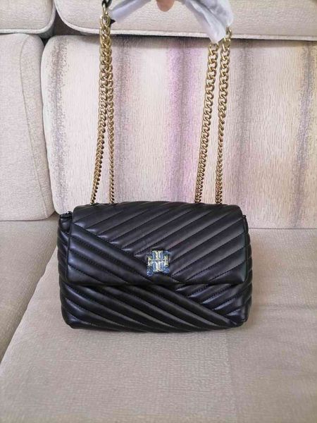 design s tb kira small fragrance soft leather rhombic one shoulder messenger chain bag
design s tb kira small fragrance soft leather rhombic one shoulder messenger chain bag