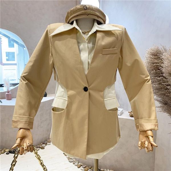 women's suits & blazers niche design clothing 2021 autumn temperament retro long sleeve fake two-piece blazer coat, White;black
women's suits & blazers niche design clothing 2021 autumn temperament retro long sleeve fake two-piece blazer coat, White;black