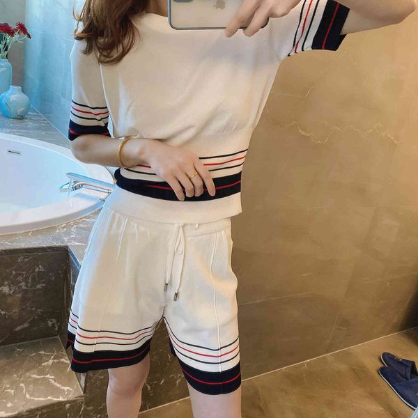 tb four bars 2021 spring and summer new three wide color stripe ice hemp t-shirt short sleeve + shorts slim knit set women, Gray
tb four bars 2021 spring and summer new three wide color stripe ice hemp t-shirt short sleeve + shorts slim knit set women, Gray