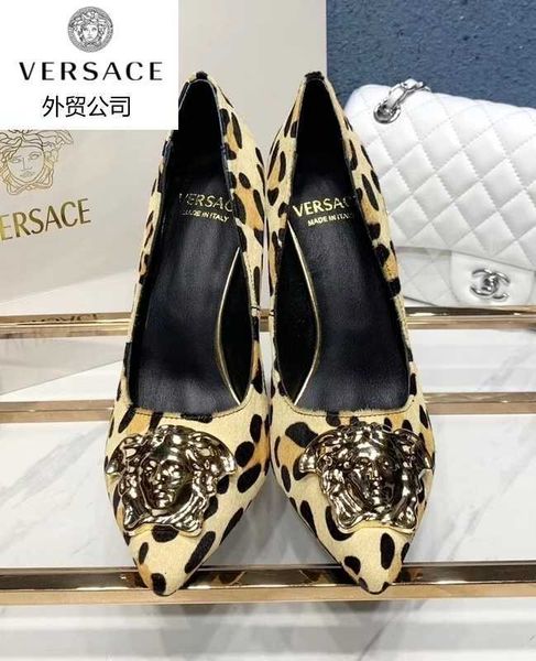 slippers loafers men slides designer sandals luxury mules women pumps high heels ballerinas sneakers dress shoes 75cw, Black;white
slippers loafers men slides designer sandals luxury mules women pumps high heels ballerinas sneakers dress shoes 75cw, Black;white
