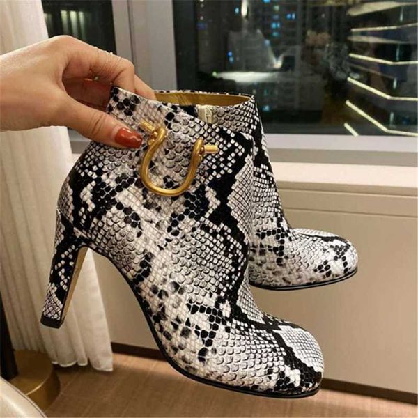 boots serpentine botas mujer shaped button female shoes british style zapatos de irregular big head lady personality, Black
boots serpentine botas mujer shaped button female shoes british style zapatos de irregular big head lady personality, Black