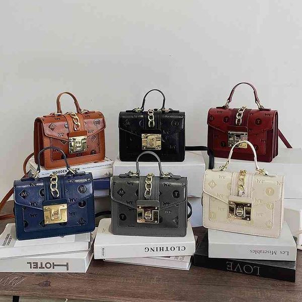 handbag 2021 bag female embossed hand-held small square ins fashion single shoulder messenger, Black;red
handbag 2021 bag female embossed hand-held small square ins fashion single shoulder messenger, Black;red