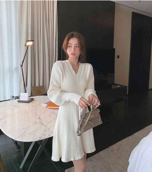 2021 white and black autumn winter women elegant lace-up lantern sleeve temperament v neck twist knitted sweater a-line vestidos, Black;gray
2021 white and black autumn winter women elegant lace-up lantern sleeve temperament v neck twist knitted sweater a-line vestidos, Black;gray