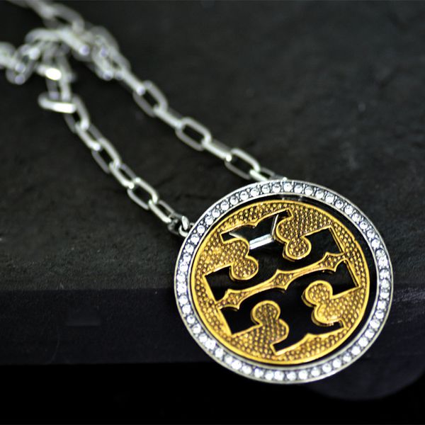 factory wholesale fashion jewelry round two-color pendant necklace collarbone sweater chain speed hea/rtsch/rome
factory wholesale fashion jewelry round two-color pendant necklace collarbone sweater chain speed hea/rtsch/rome