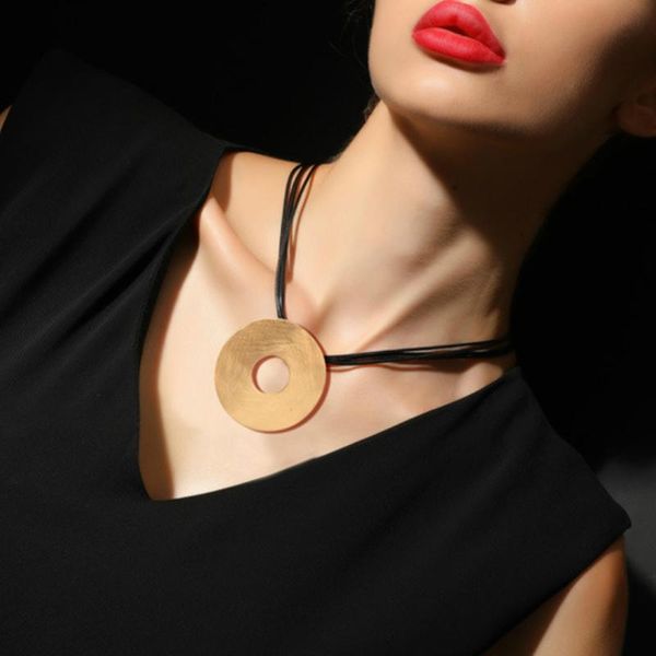 pendant necklaces maxi unique woman alloy round statement pendants necklace banquet fahion pu leather chocker for womens jewelry, Silver
pendant necklaces maxi unique woman alloy round statement pendants necklace banquet fahion pu leather chocker for womens jewelry, Silver