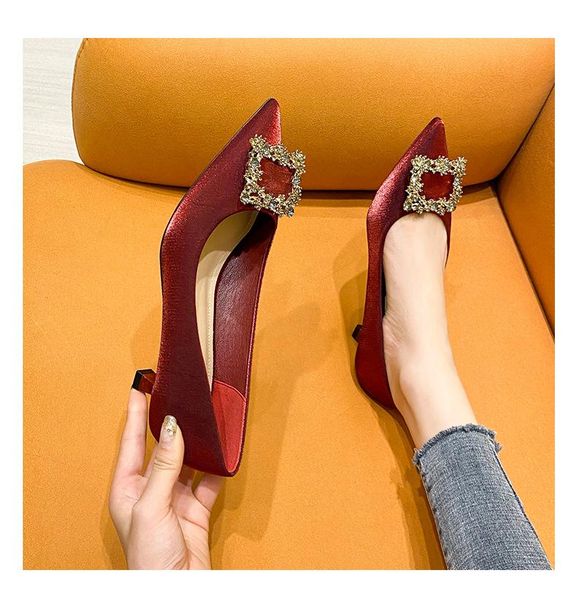 dress shoes large size 31-43 high heels women pumps 2021 pointed toe rhinestone wedding all-match satin mid-heel, Black
dress shoes large size 31-43 high heels women pumps 2021 pointed toe rhinestone wedding all-match satin mid-heel, Black