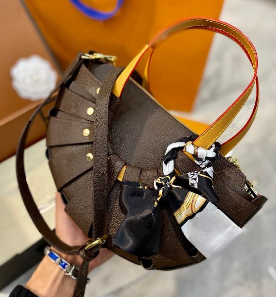 women's handbag designer letter printing fashion woven bags trend diagonal shoulder bag matching silk scarf wf2104131
women's handbag designer letter printing fashion woven bags trend diagonal shoulder bag matching silk scarf wf2104131