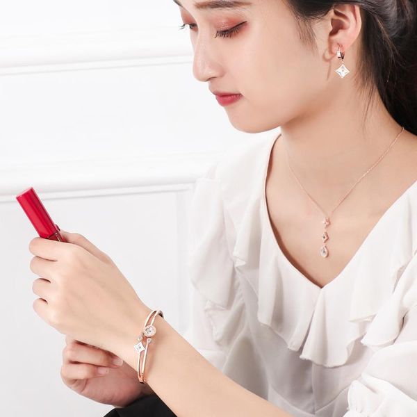 earrings & necklace women's gift sets 3pcs/set rose gold jewelry 316 stainless steel and bracelet box set selling, Silver
earrings & necklace women's gift sets 3pcs/set rose gold jewelry 316 stainless steel and bracelet box set selling, Silver