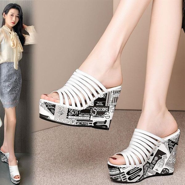 sandals est 2022 women fashion slippers hollow slingback wedges platform female roma outside open toe patent leather, Black
sandals est 2022 women fashion slippers hollow slingback wedges platform female roma outside open toe patent leather, Black
