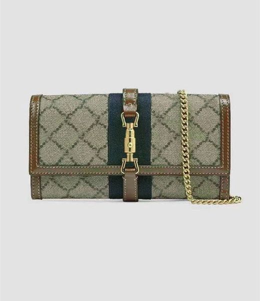 luxurys designer bags women's chain diagonal bag fashionable and versatile size 19 x10cm
luxurys designer bags women's chain diagonal bag fashionable and versatile size 19 x10cm
