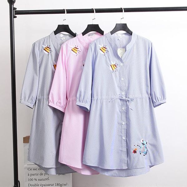maternity dresses in the spring of 2021, ladies' v-necks and bee patterned dresses., White
maternity dresses in the spring of 2021, ladies' v-necks and bee patterned dresses., White
