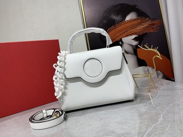 large capacity package handbag tote bag crossbody shoulder bags plain cowhide leather gold logo chain removable strap
large capacity package handbag tote bag crossbody shoulder bags plain cowhide leather gold logo chain removable strap