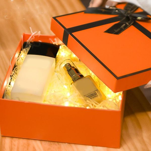 christmas gift box with bowknot/ paper bag for holiday decorative wrapping packaging tsh shop wrap
christmas gift box with bowknot/ paper bag for holiday decorative wrapping packaging tsh shop wrap
