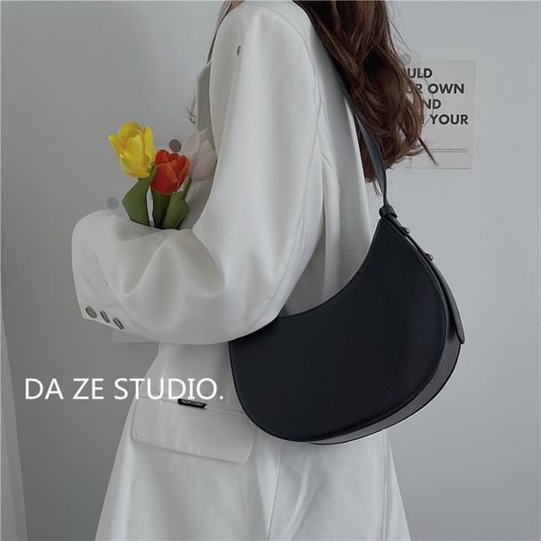 net red bag women's summer 2021 single shoulder ins niche design high sense chain white underarm
net red bag women's summer 2021 single shoulder ins niche design high sense chain white underarm