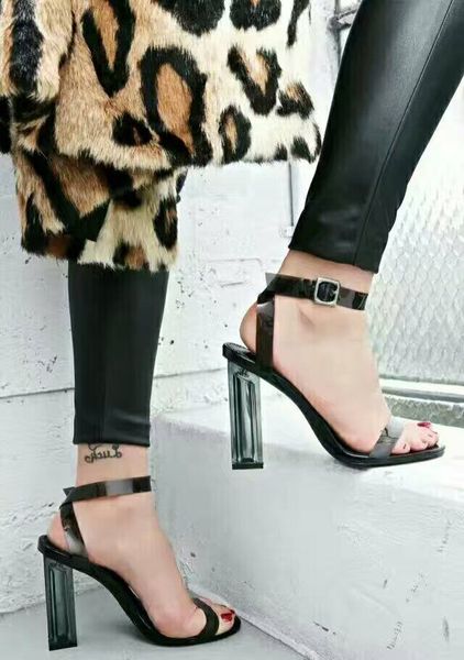sandal female with peeptoe crystal sandals are transparent because you tend to light high-heeled shoes., Black
sandal female with peeptoe crystal sandals are transparent because you tend to light high-heeled shoes., Black