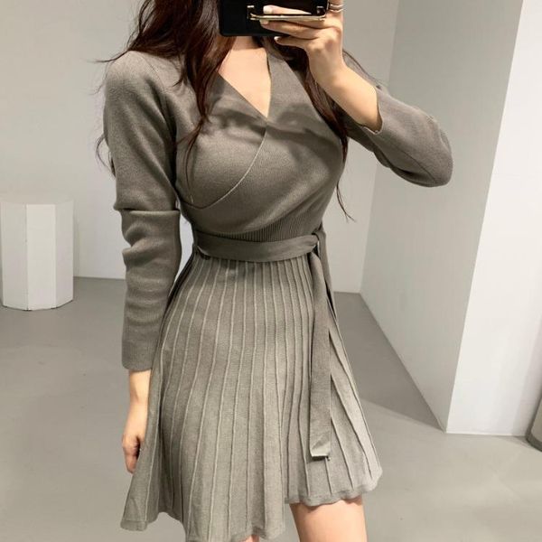 casual dresses pleated stretchy women knitted bodycon pencil dress autumn winter solid vestidos long sleeve v neck slim lady chic belt, Black;gray
casual dresses pleated stretchy women knitted bodycon pencil dress autumn winter solid vestidos long sleeve v neck slim lady chic belt, Black;gray