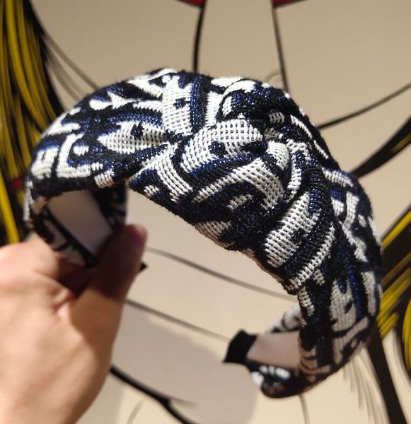 3color leather headbands letters printed wide edge headband girls knotted cartoon pattern hair hoop casual sport twist turban headwrap acces, Silver
3color leather headbands letters printed wide edge headband girls knotted cartoon pattern hair hoop casual sport twist turban headwrap acces, Silver