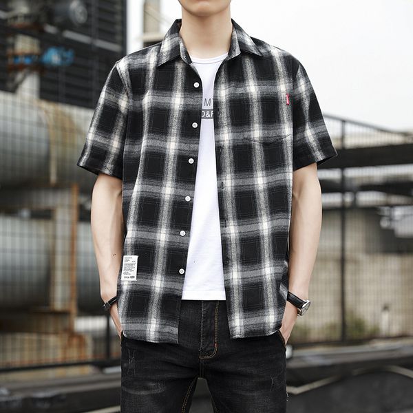 shirt plaid men's fashion 2021 spring new short sleeve loose coat korean casual, White;black
shirt plaid men's fashion 2021 spring new short sleeve loose coat korean casual, White;black